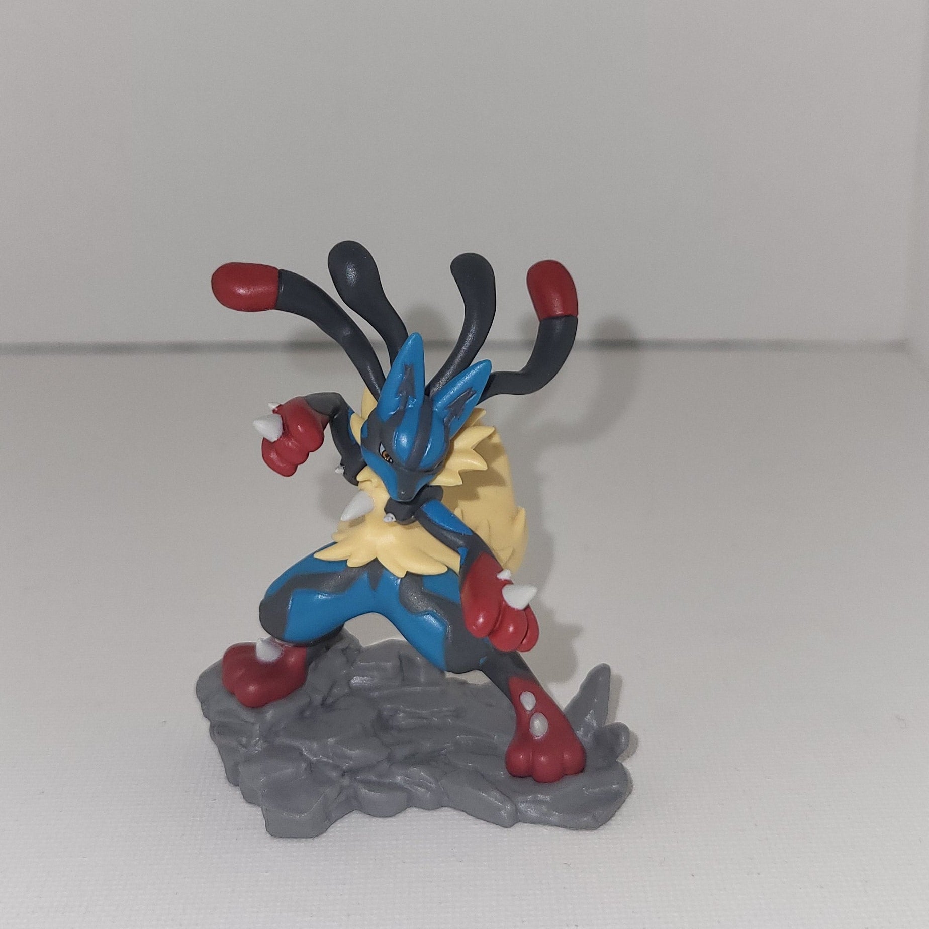 Pokémon Mega-Lucario Figur (aus Figuren-Kollektion Mega-Lucario-ex)